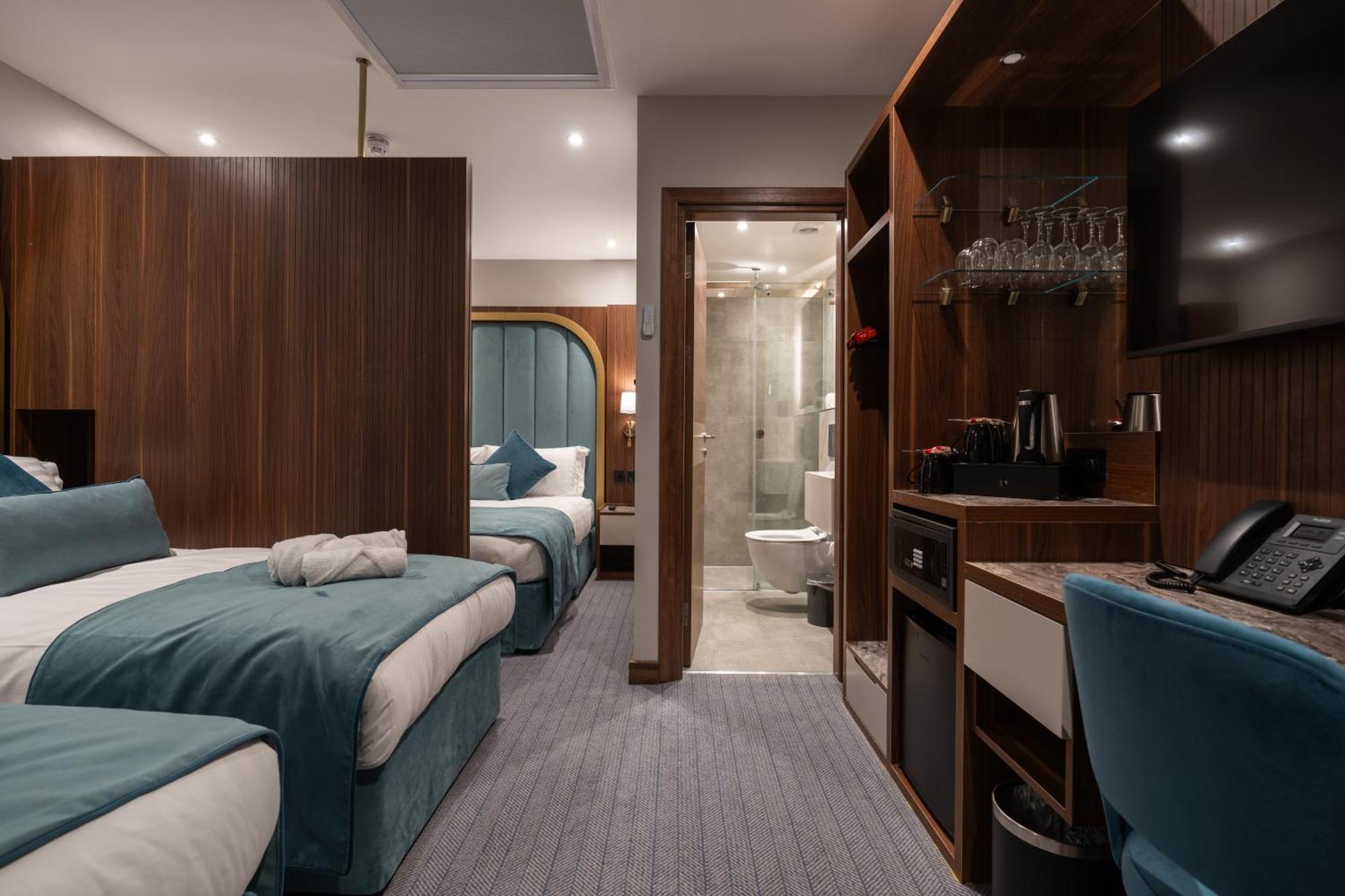 St Hotel London