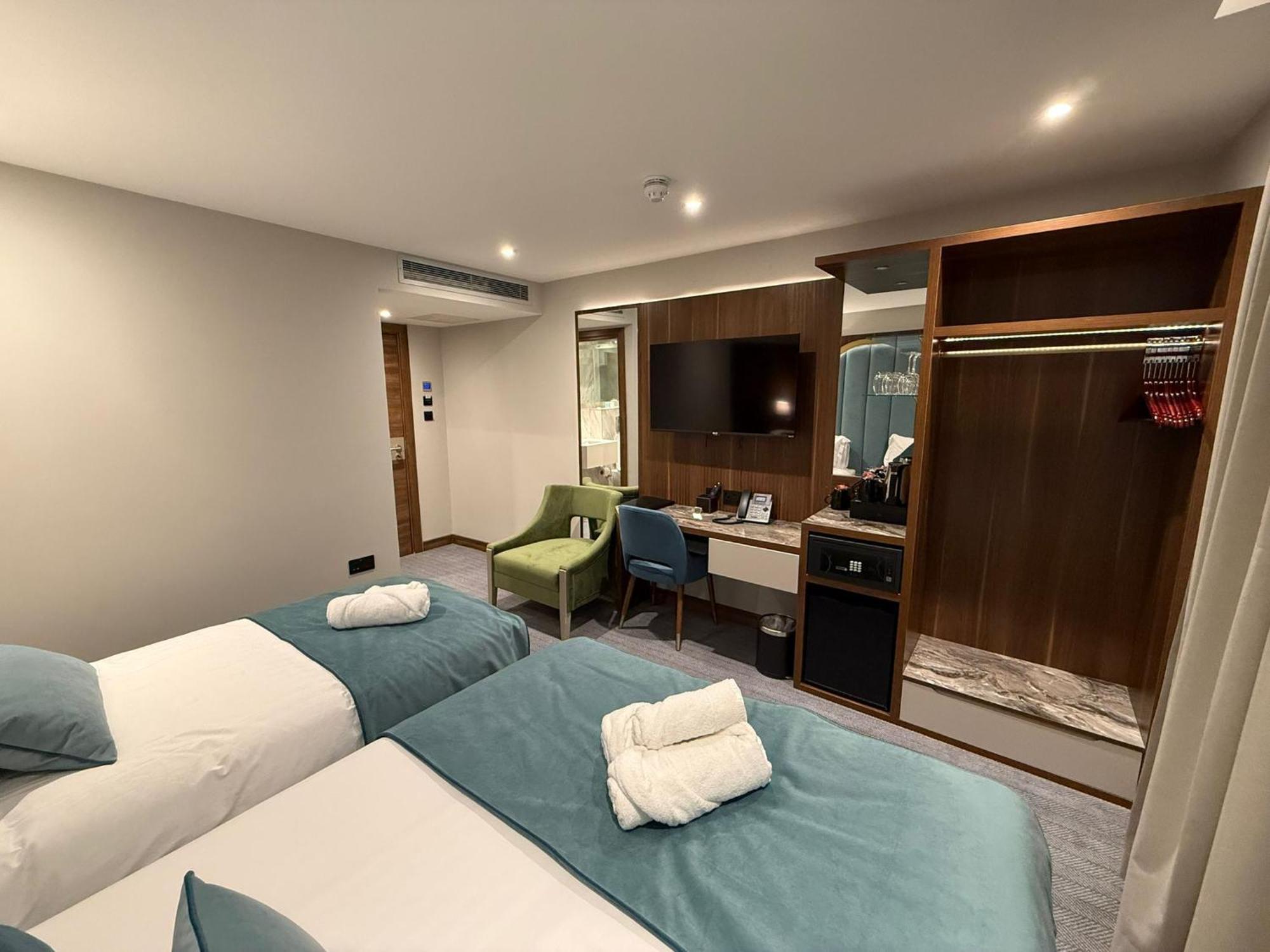 St Hotel London